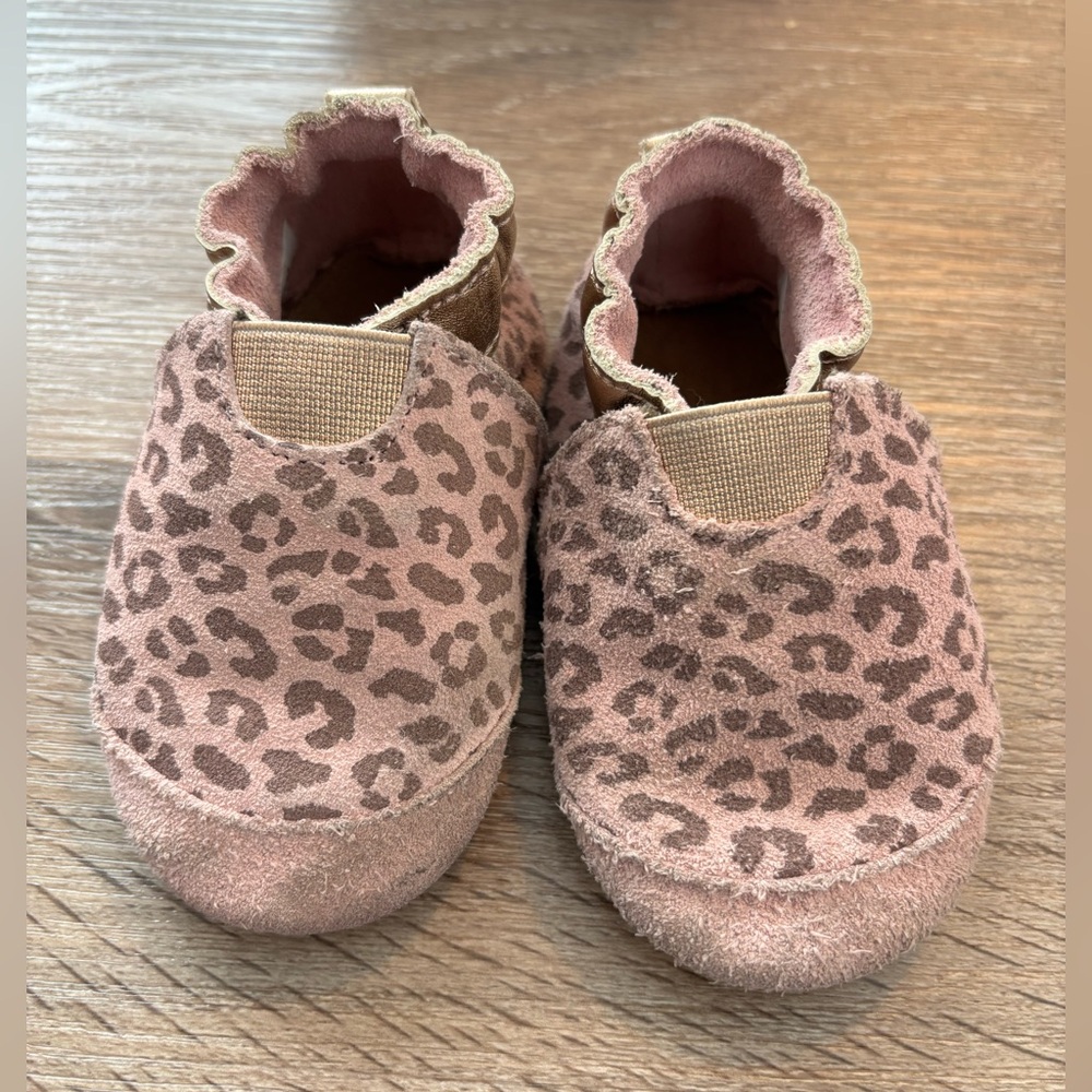 Robeez Soft Soles slippers - size 6-12 month